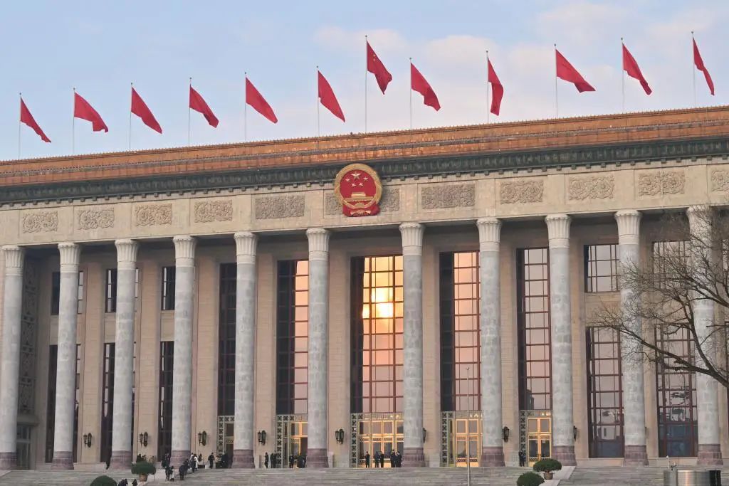 李強(qiáng)提到：新型儲(chǔ)能、“沙戈荒”、海上風(fēng)電